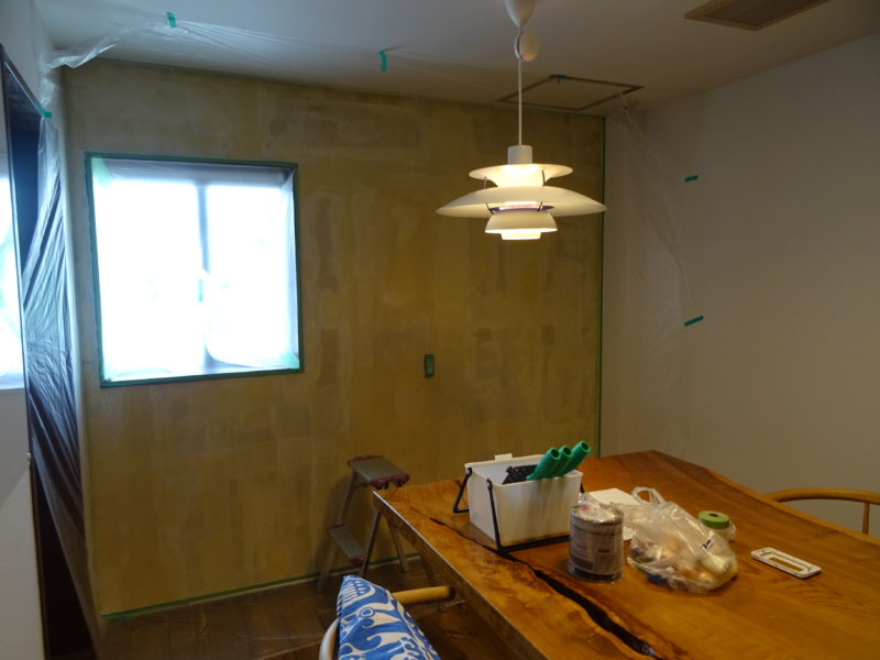 壁の塗装をしてみました ブログ 山形の工務店 櫻井建設